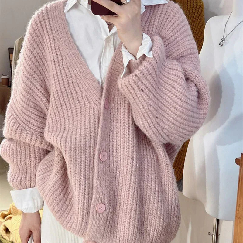 Women's knitted v-neck cardigan