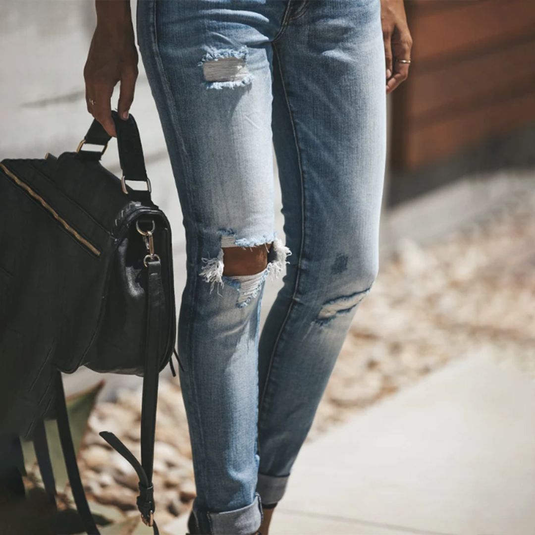 Mid-waist slim fit ripped skinny jeans for women