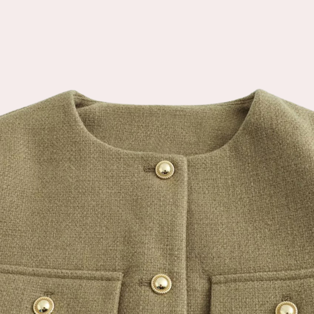 Women’s loose fit short jacket with round neck and flap decoration