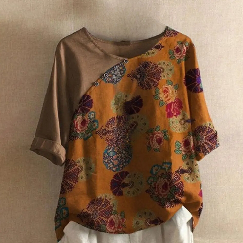 Women's casual short sleeved t shirt with digital printing