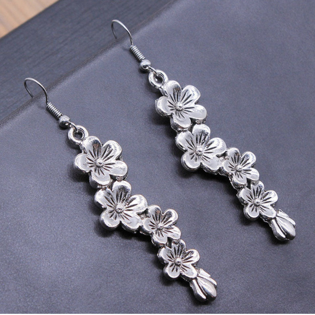 Floral Motif Cascading Drop Earrings