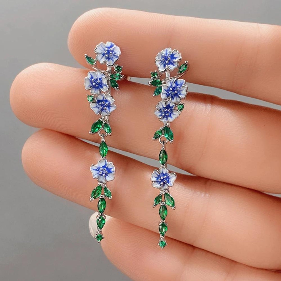Dangling Nature's Flowers Earrings