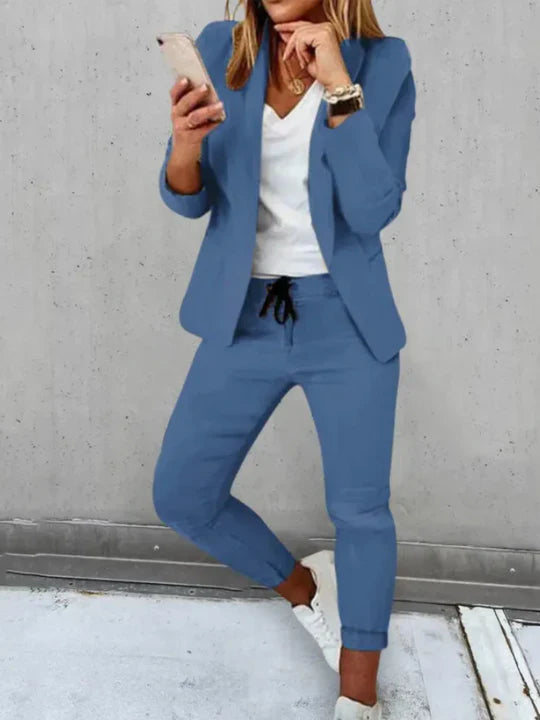 Stylish blazer and trouser set for women