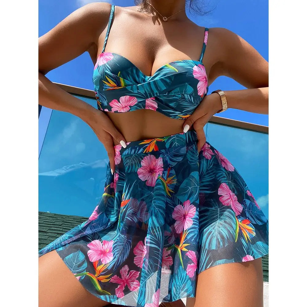 Women's Two-Piece Outfit - Crop Top & A-Line Skirt - Tropical Floral Print