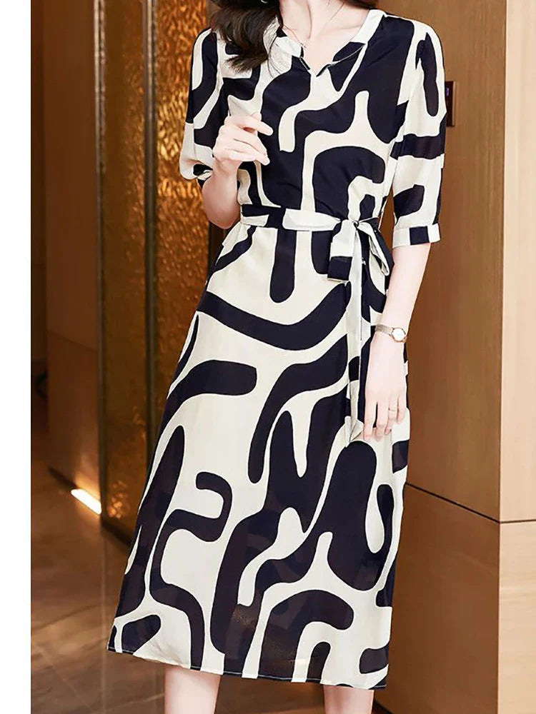 Self-Tie Waist V-Neck Knee-Length Dress