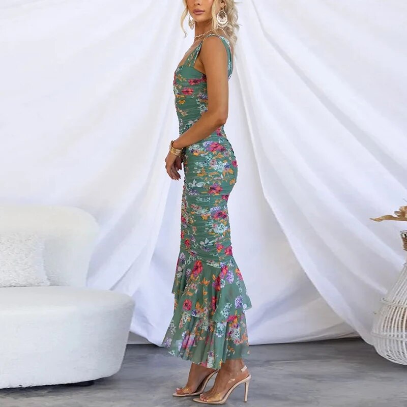 Lora - sleeveless bodycon dress with floral pattern