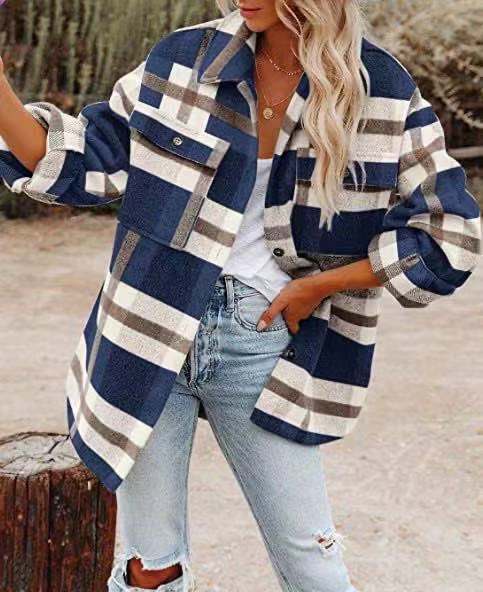 Women's checked jacket with front pocket