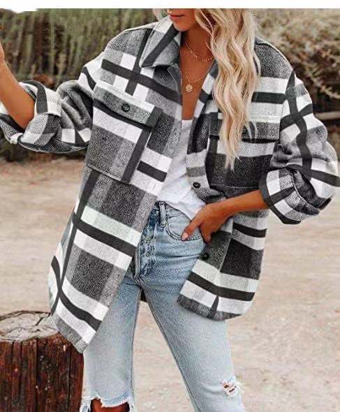 Women's checked jacket with front pocket