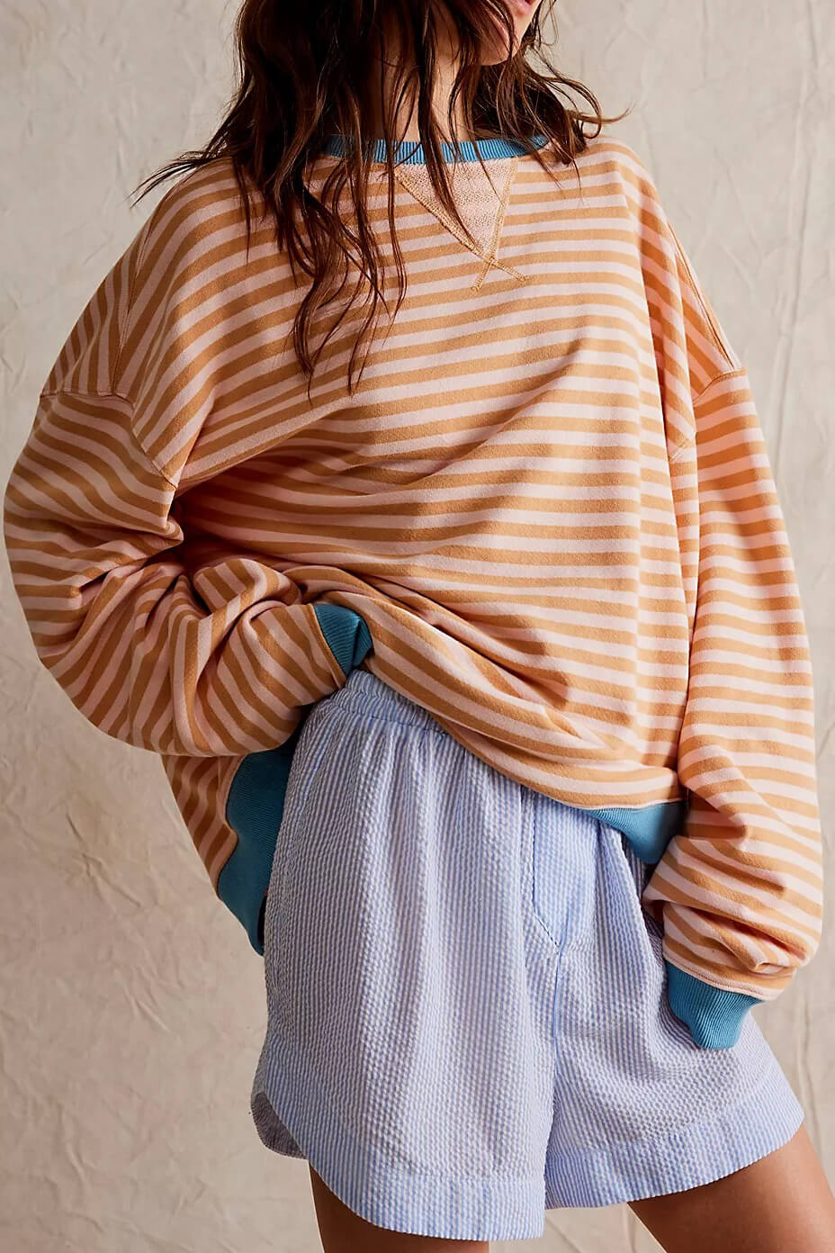 Women’s Pullover Sweatshirt - Relaxed Fit - Crew Neck - Ribbed Trim - Casual Wear