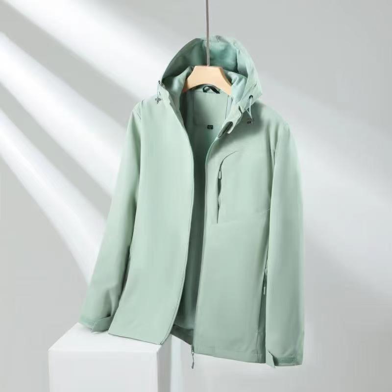 Lightweight hooded jacket with zipper pockets for women