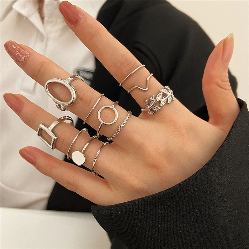 Timeless vintage rings set