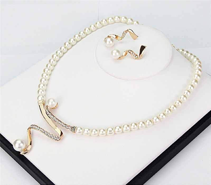 Timeless elegance with natural pearls