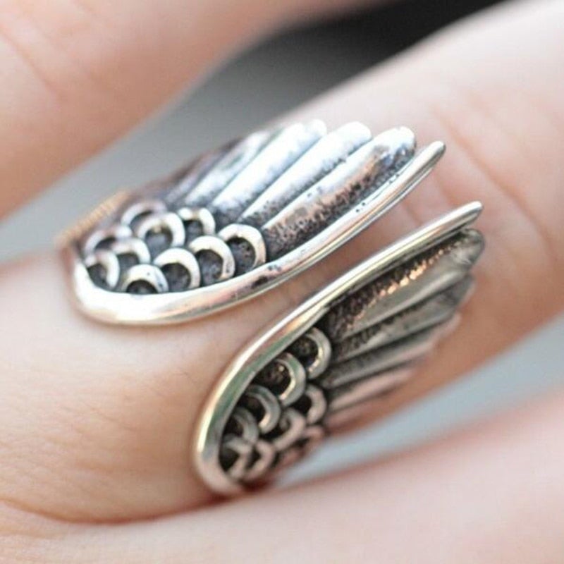Metal Feather Design Wing Ring