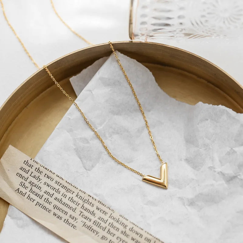 V-Shaped Collarbone Necklace