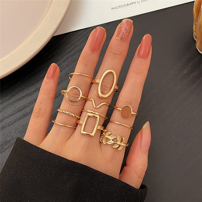 Timeless vintage rings set