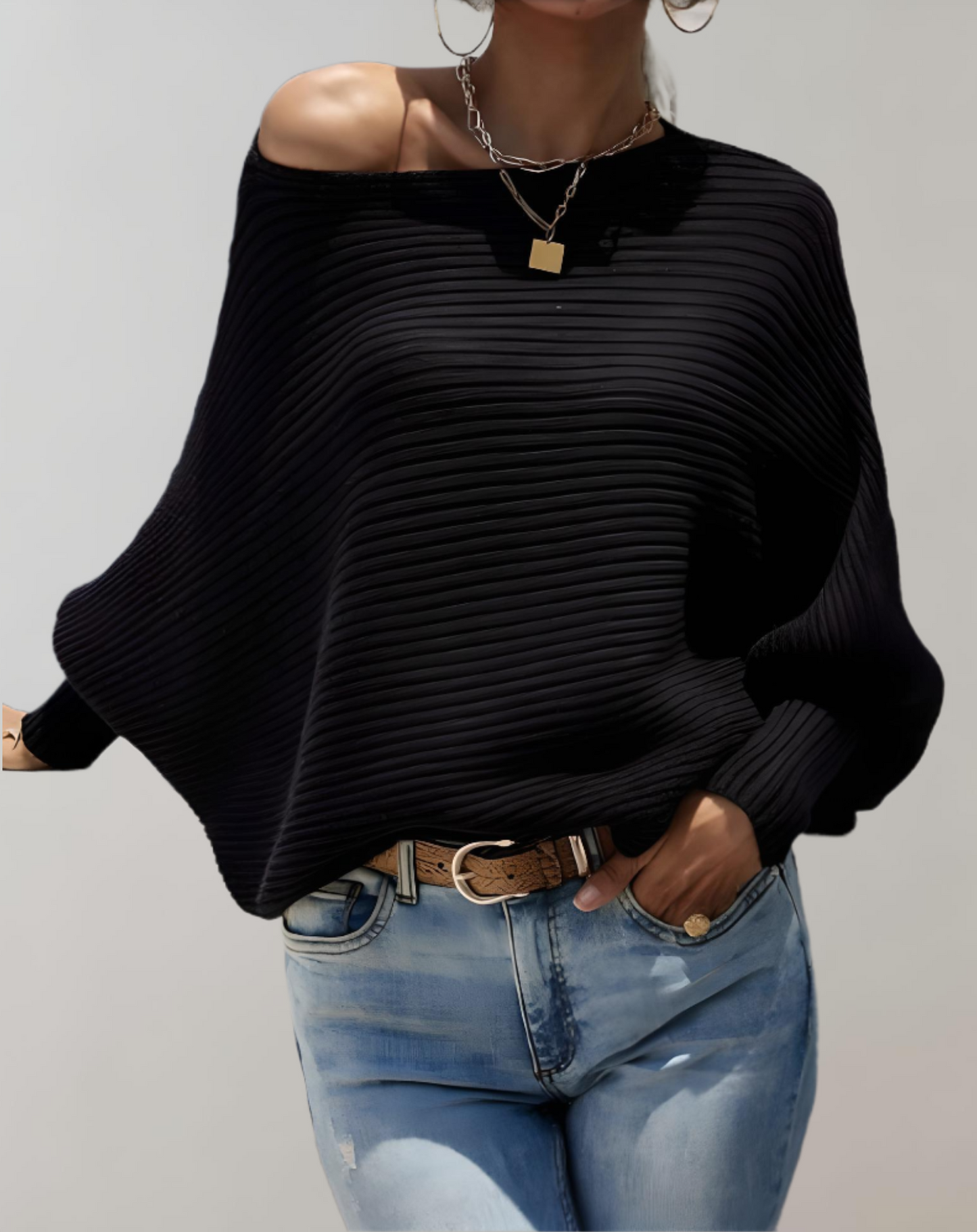 Women’s elegant sweater with puff sleeves