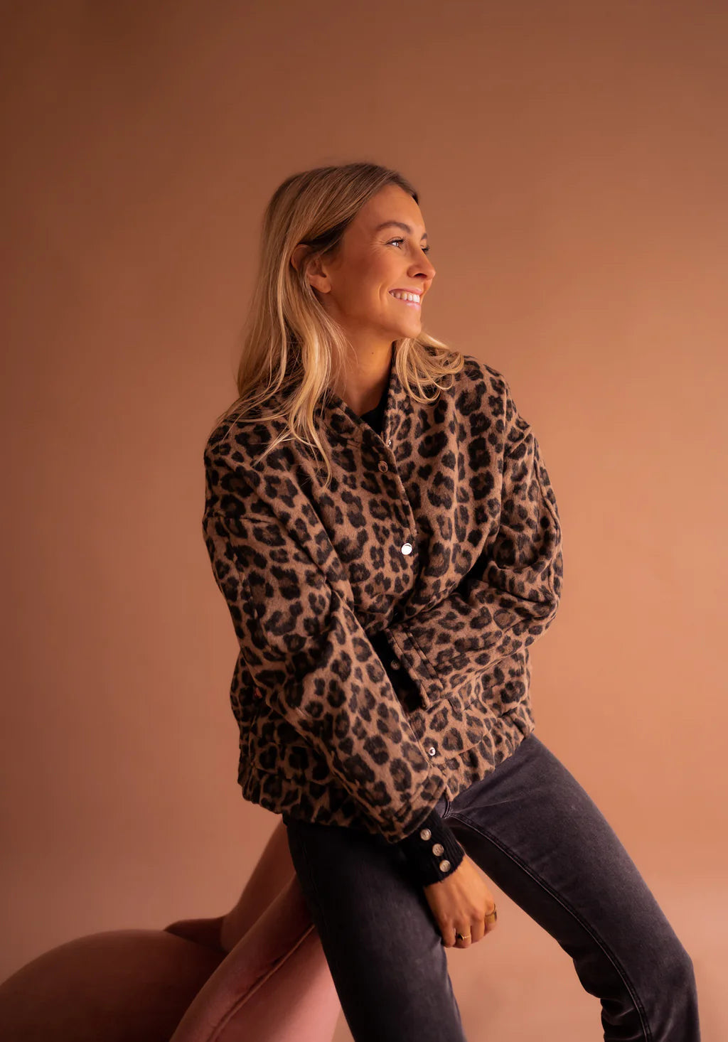 Women’s Bomber Jacket – Faux Fur – Relaxed Fit – Leopard Print – Snap Closure