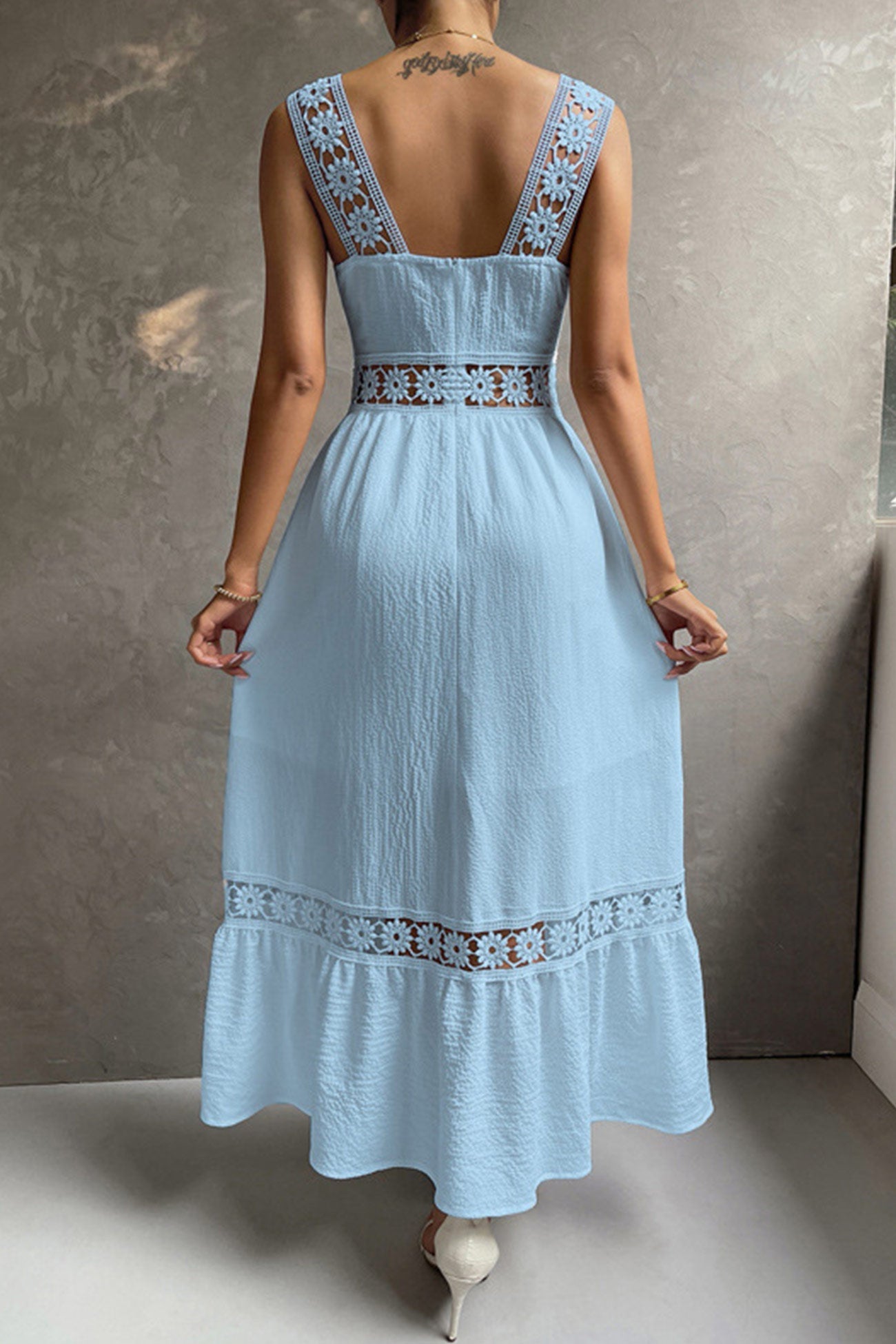 Women's Midi Dress - Sleeveless Lace Detail - Fitted Bodice - Flowy Tiered Skirt