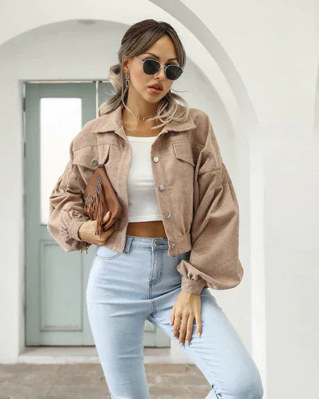 Women's shortened jacket with button closure and front pocket
