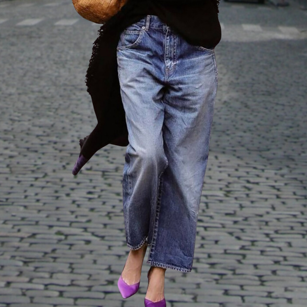 Women's wide cut stylish jeans