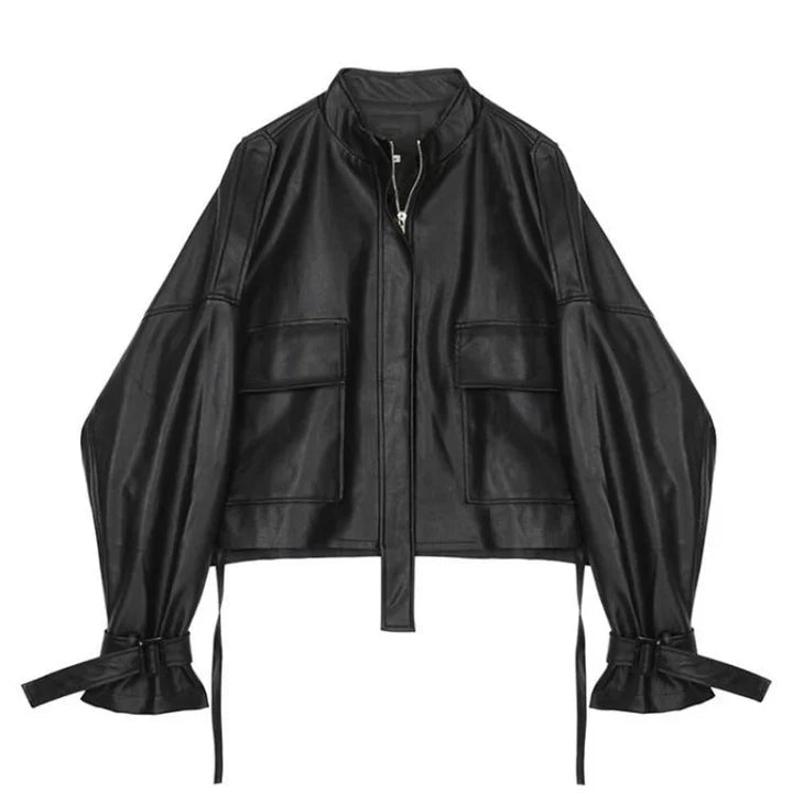 Women's leather jacket with box cut with zip closure