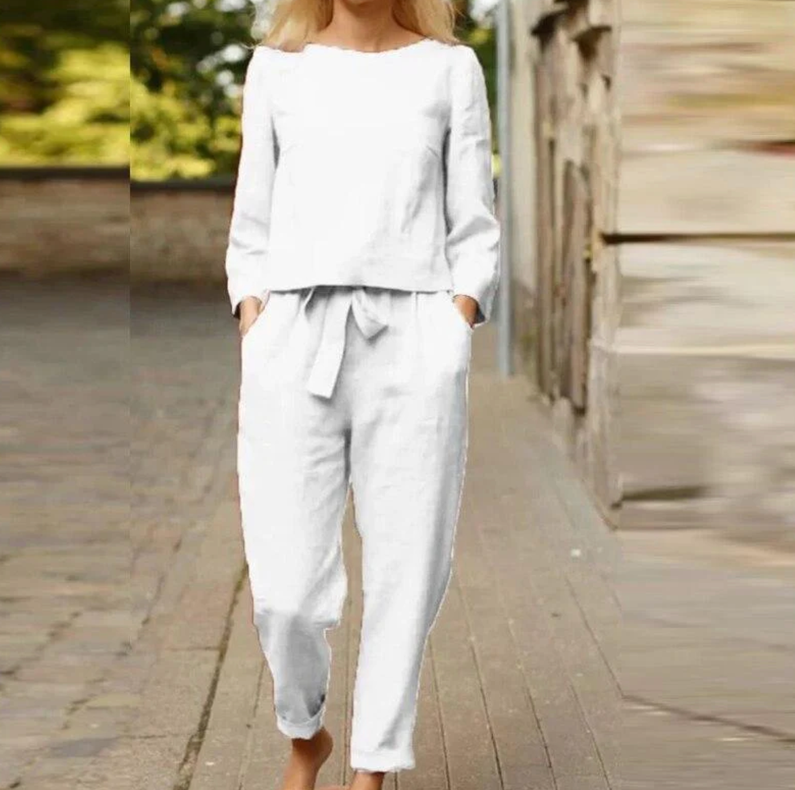 Women's classic and fashionable set