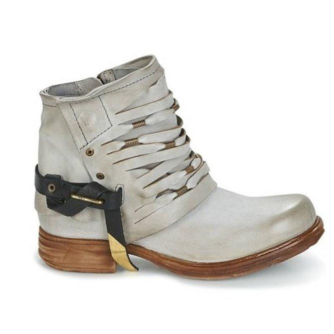 Women's heeled ankle boots