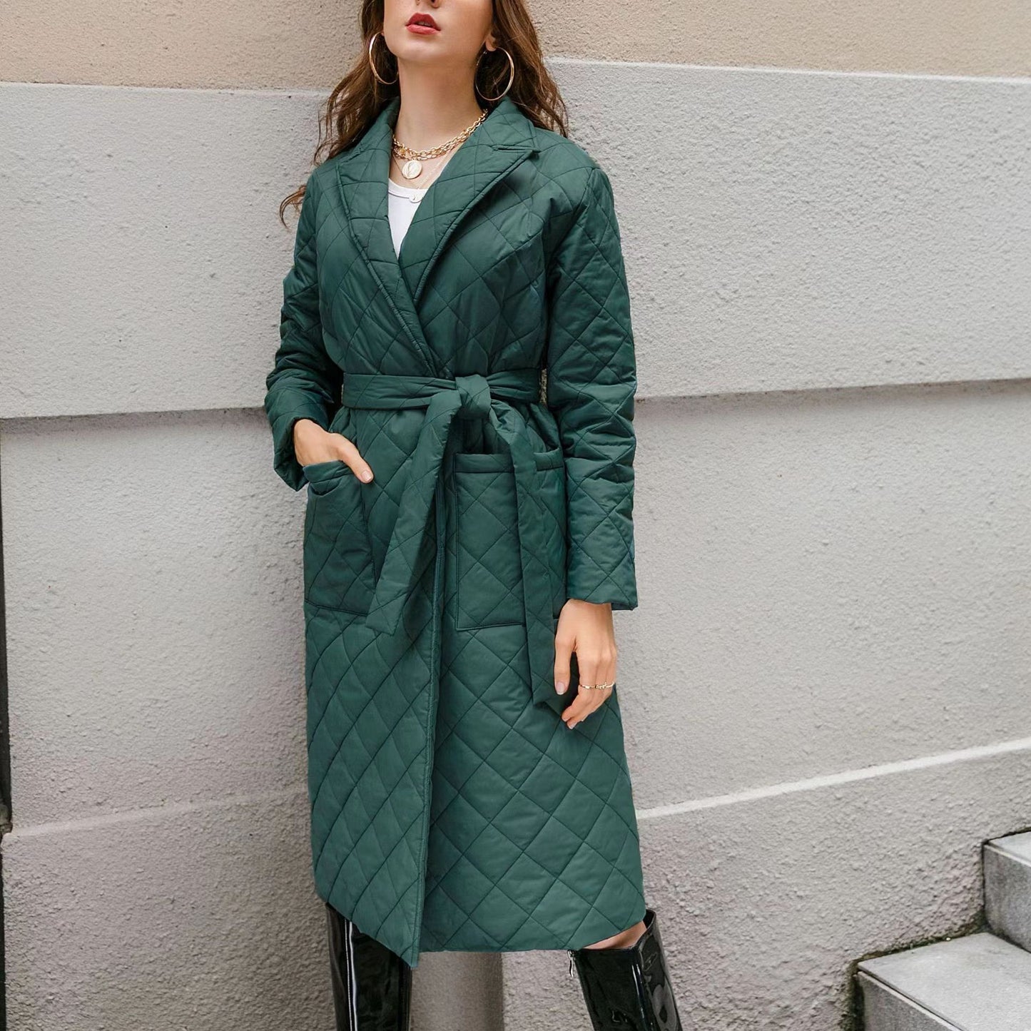Women's diamond-shaped coat with waist tie