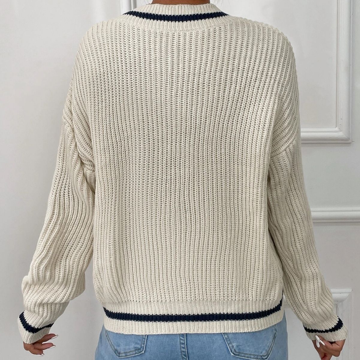 Women's casual sweater with patchwork v-neck