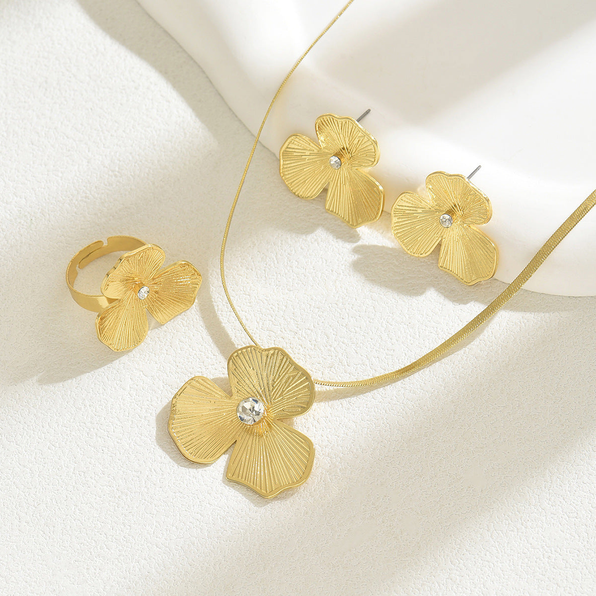 Women's flower jewelry set necklace earrings & ring