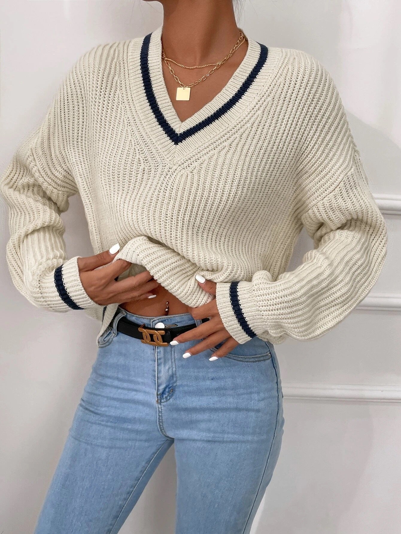 Women's casual sweater with patchwork v-neck