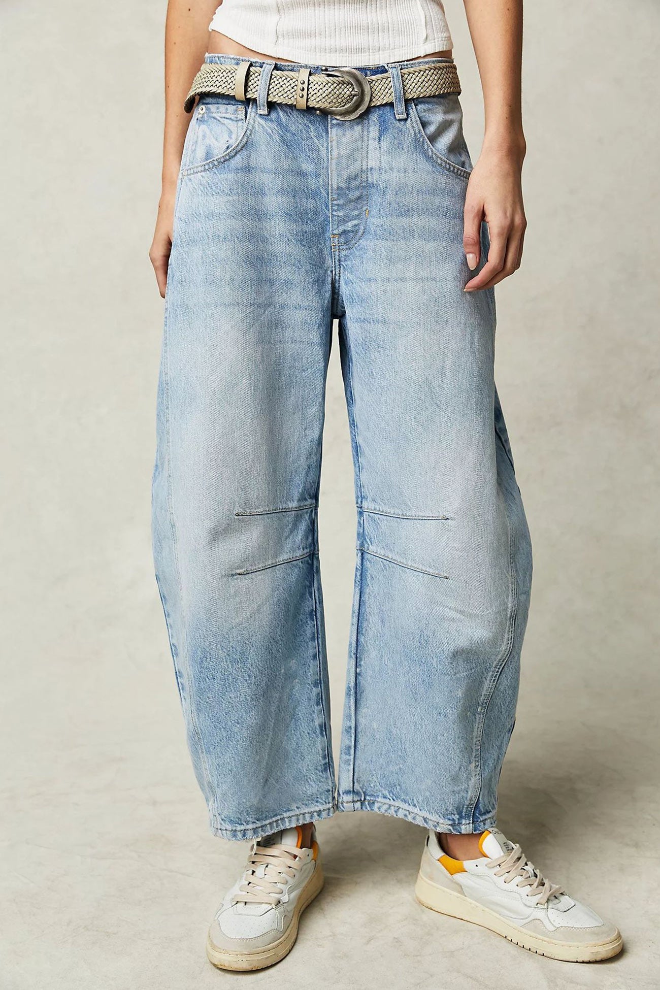 Women's mid-rise baggy balloon jeans