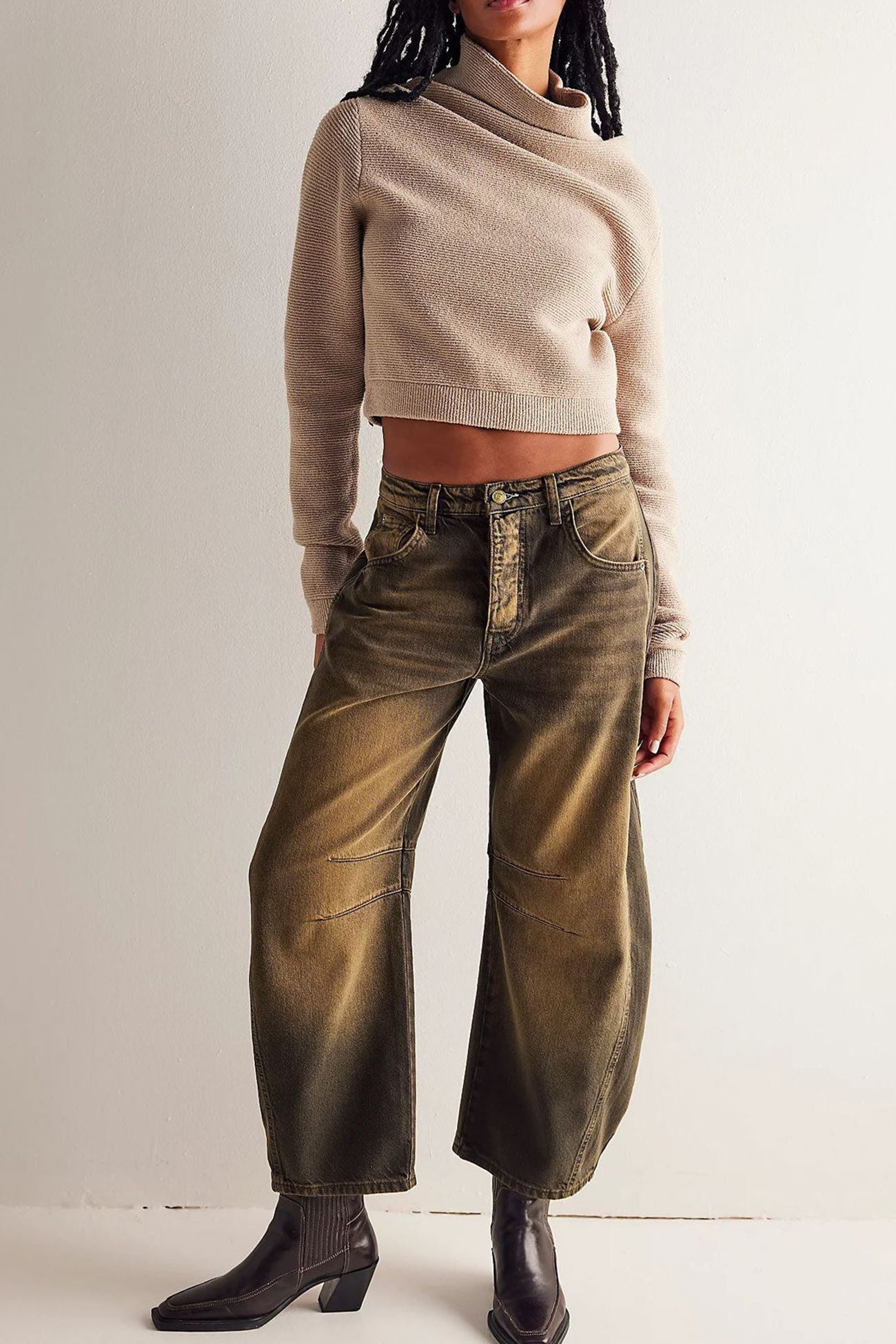 Women's mid-rise baggy balloon jeans