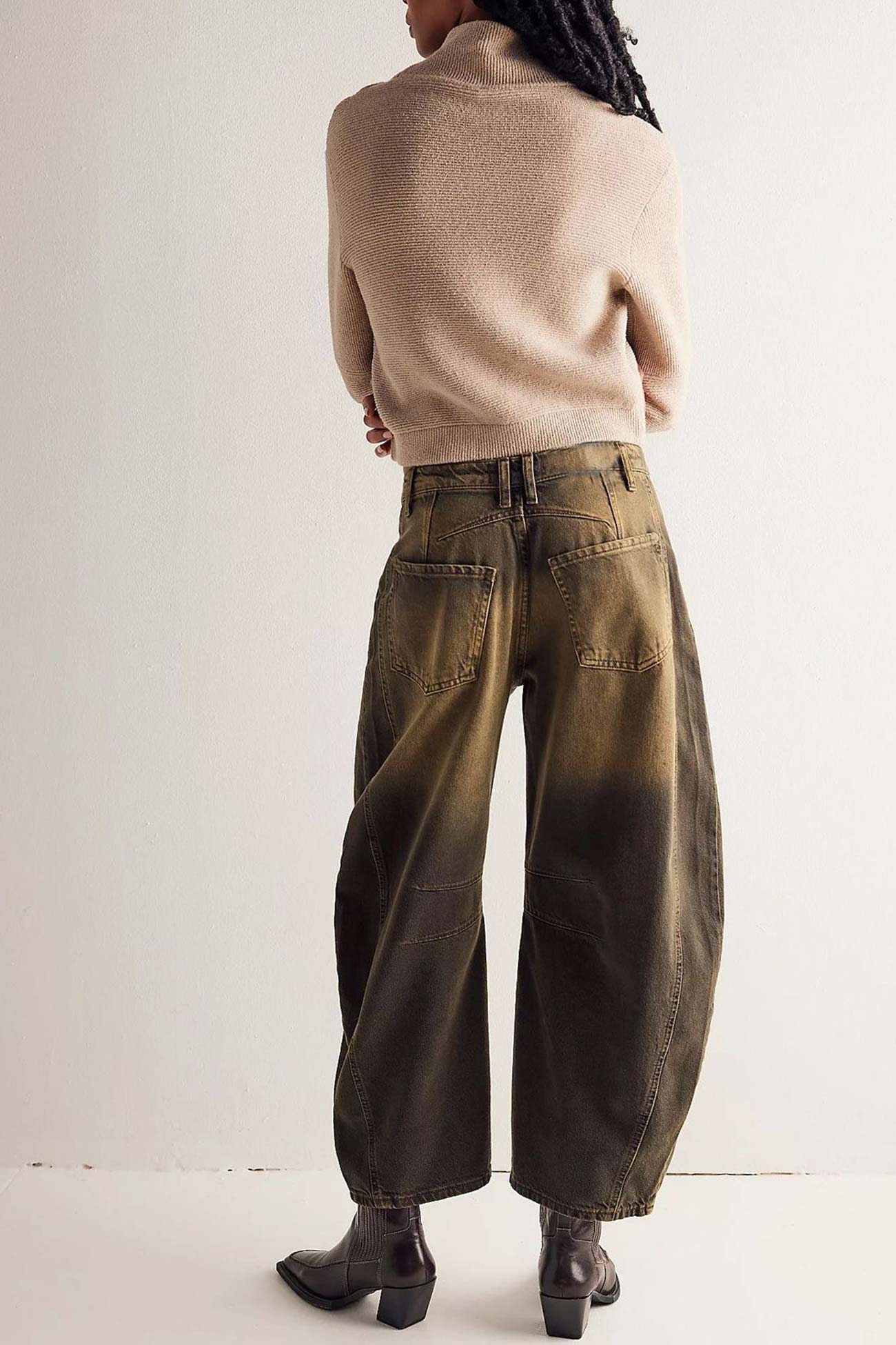 Women's mid-rise baggy balloon jeans