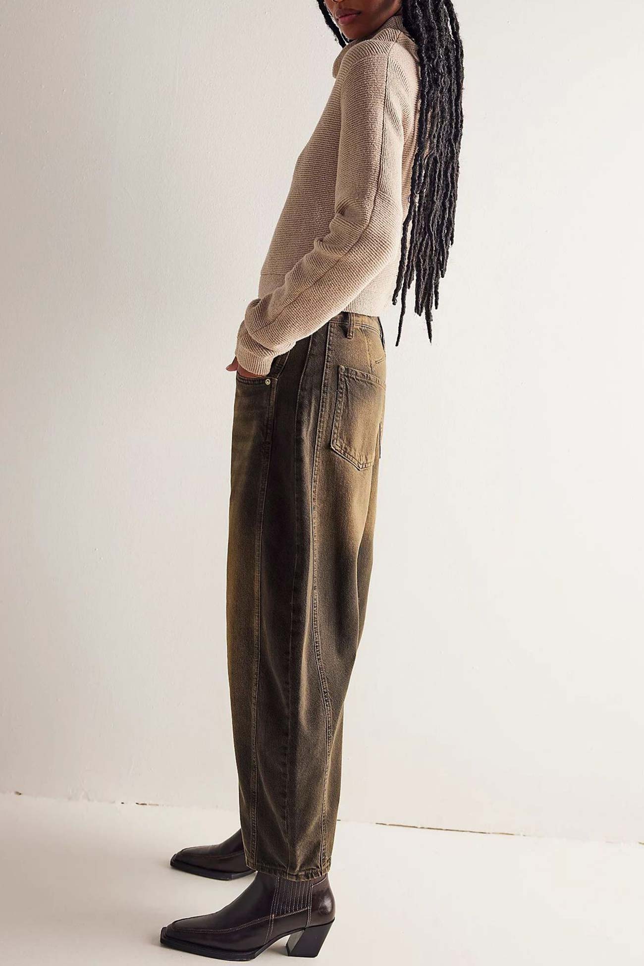Women's mid-rise baggy balloon jeans