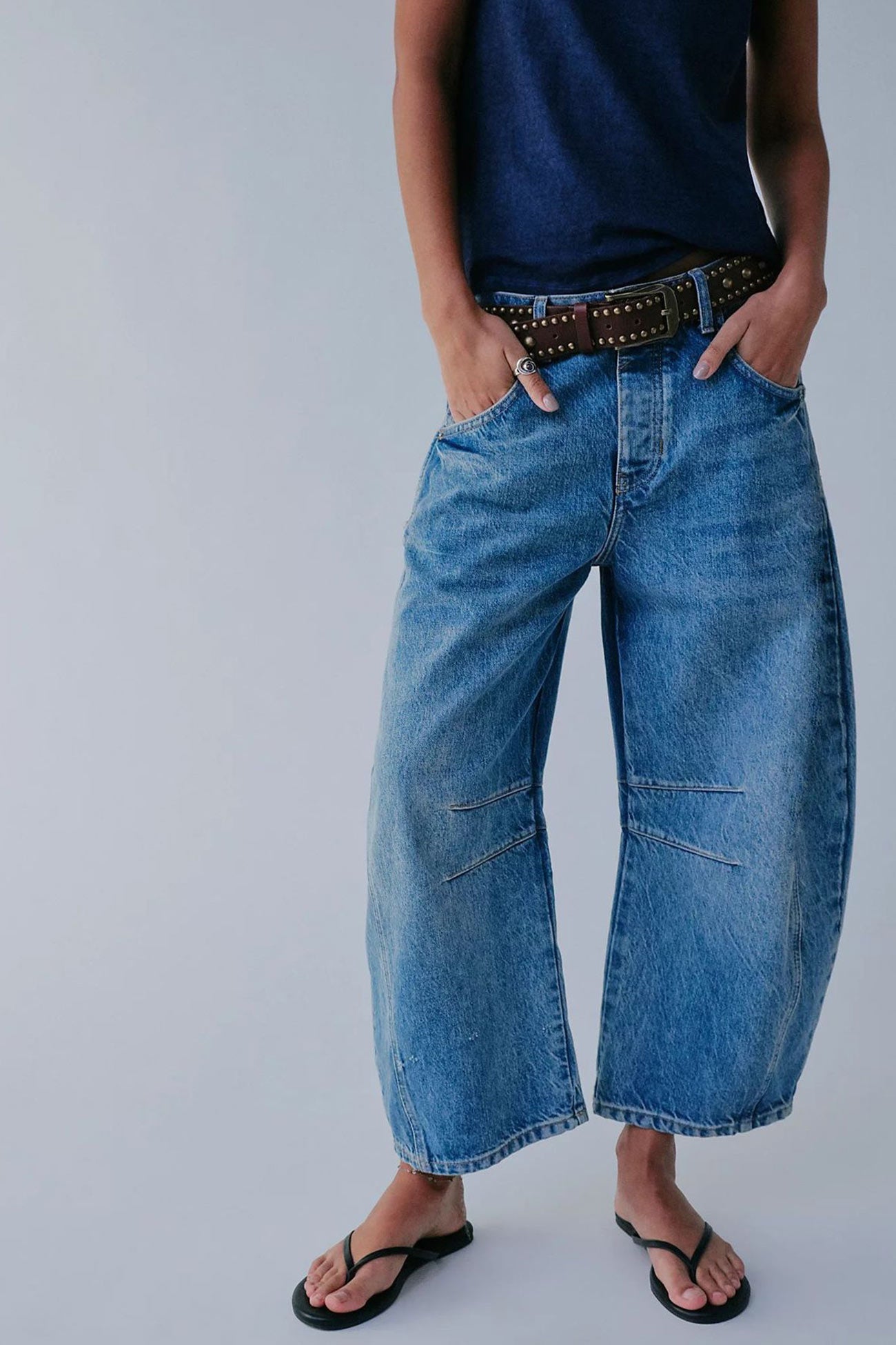 Women's mid-rise baggy balloon jeans