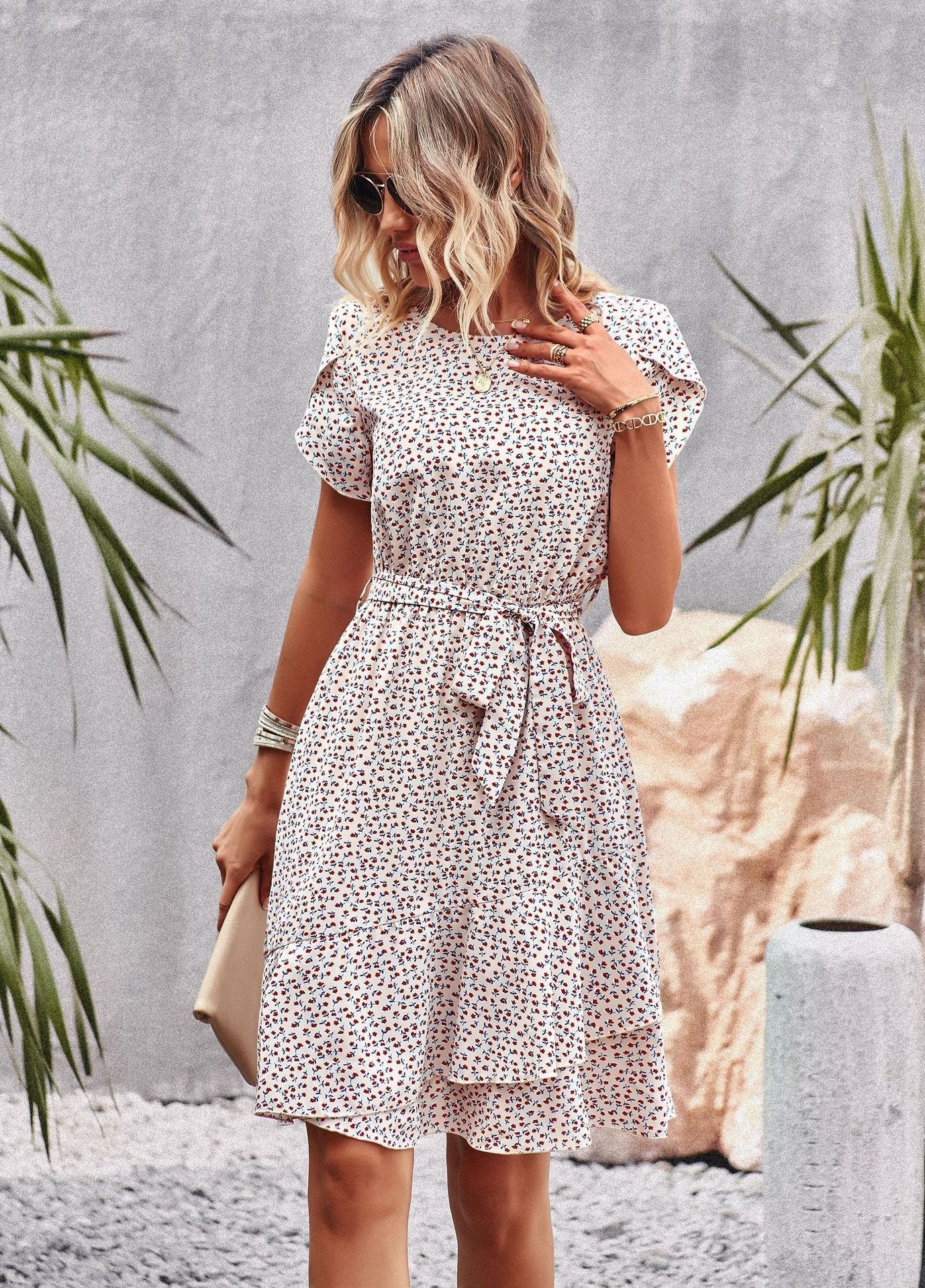 Women's Dress - Short Sleeve Knee-Length - Floral Print - Lightweight Flowy Fit