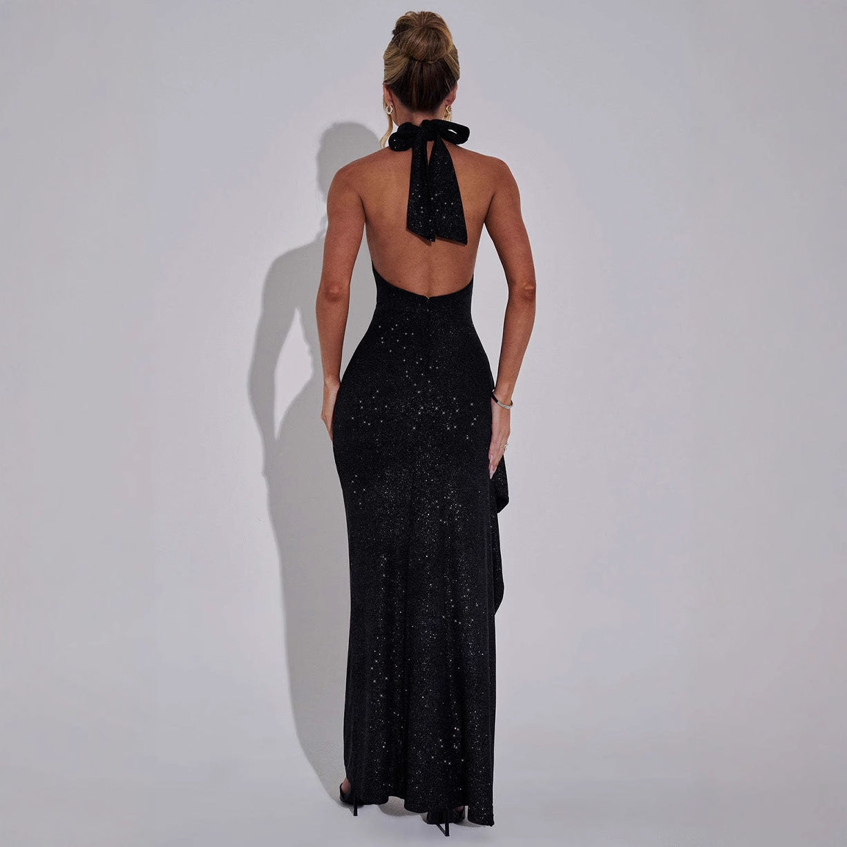 Women’s Evening Dress – Slim Fit – Halter Neck – Open Back – Side Slit – Shimmer Fabric