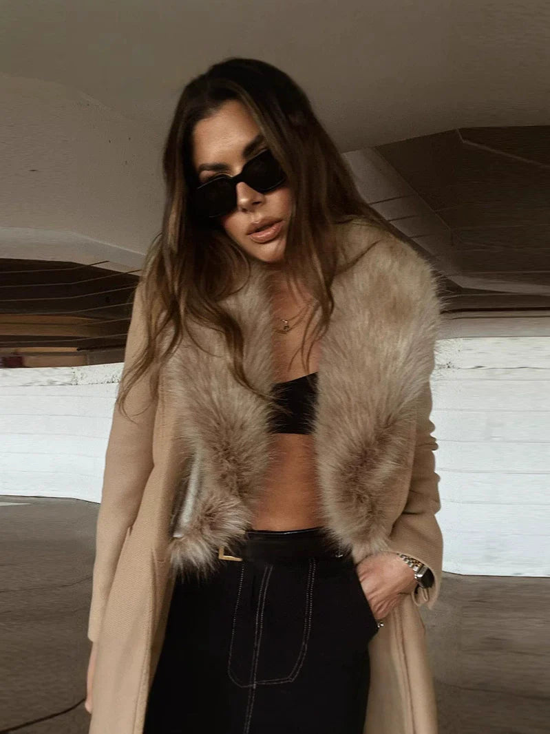 Women’s Long Coat – Wool Blend – Relaxed Fit – Belted Waist – Faux Fur Collar