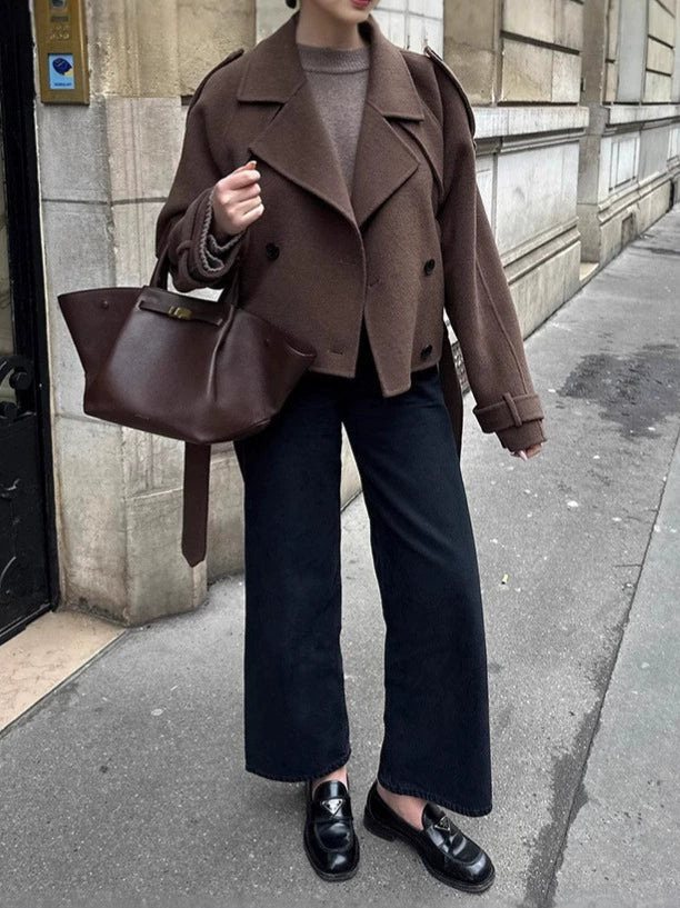 Women’s Wool Coat – Oversized Fit – Cropped Length – Double-Breasted Suit Collar