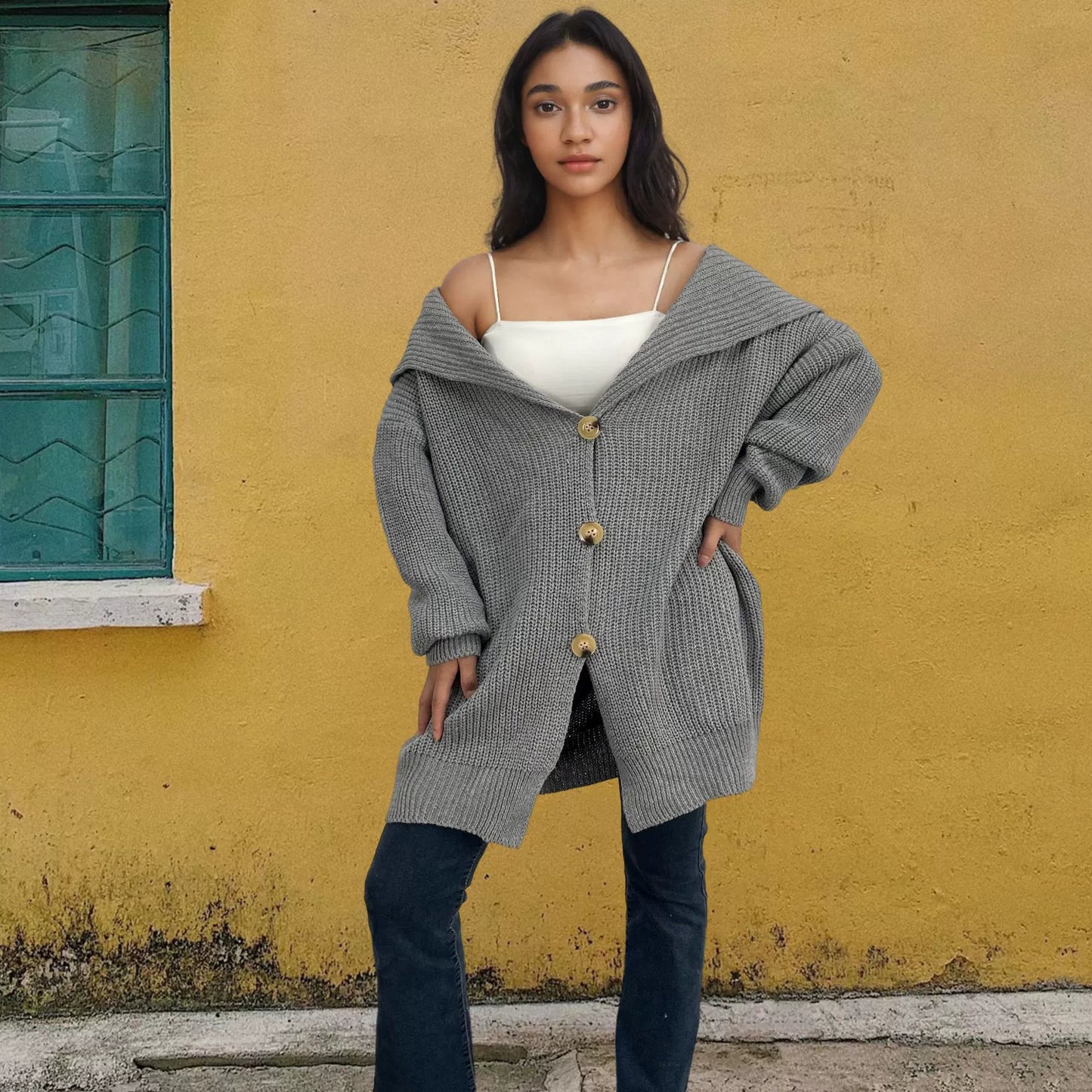 Women’s Oversized Cardigan – Knitted Fabric – Button Front – Thigh Length – Pockets