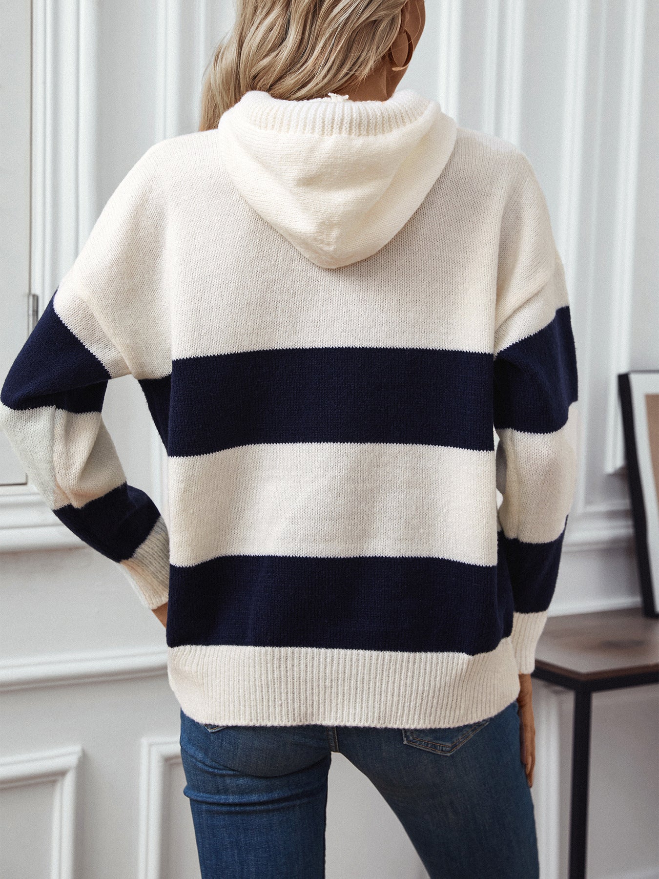 Medium-Gauge Knit Loose Fit V-Neck Hood Sweater
