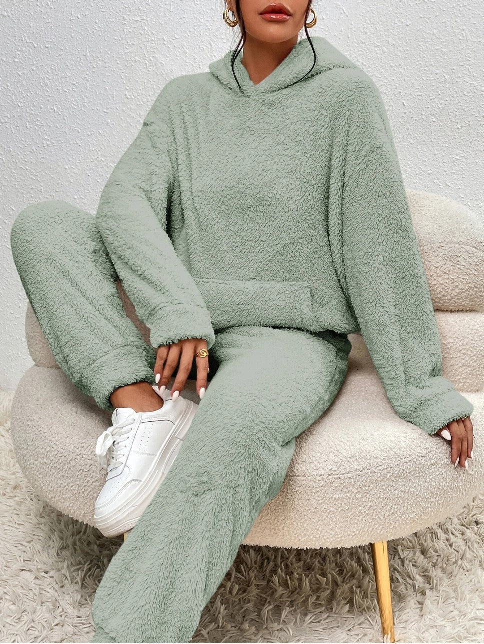 Women’s Two-Piece Loungewear Set – Plush Pullover Hoodie – Wide-Leg Pants – Relaxed Fit