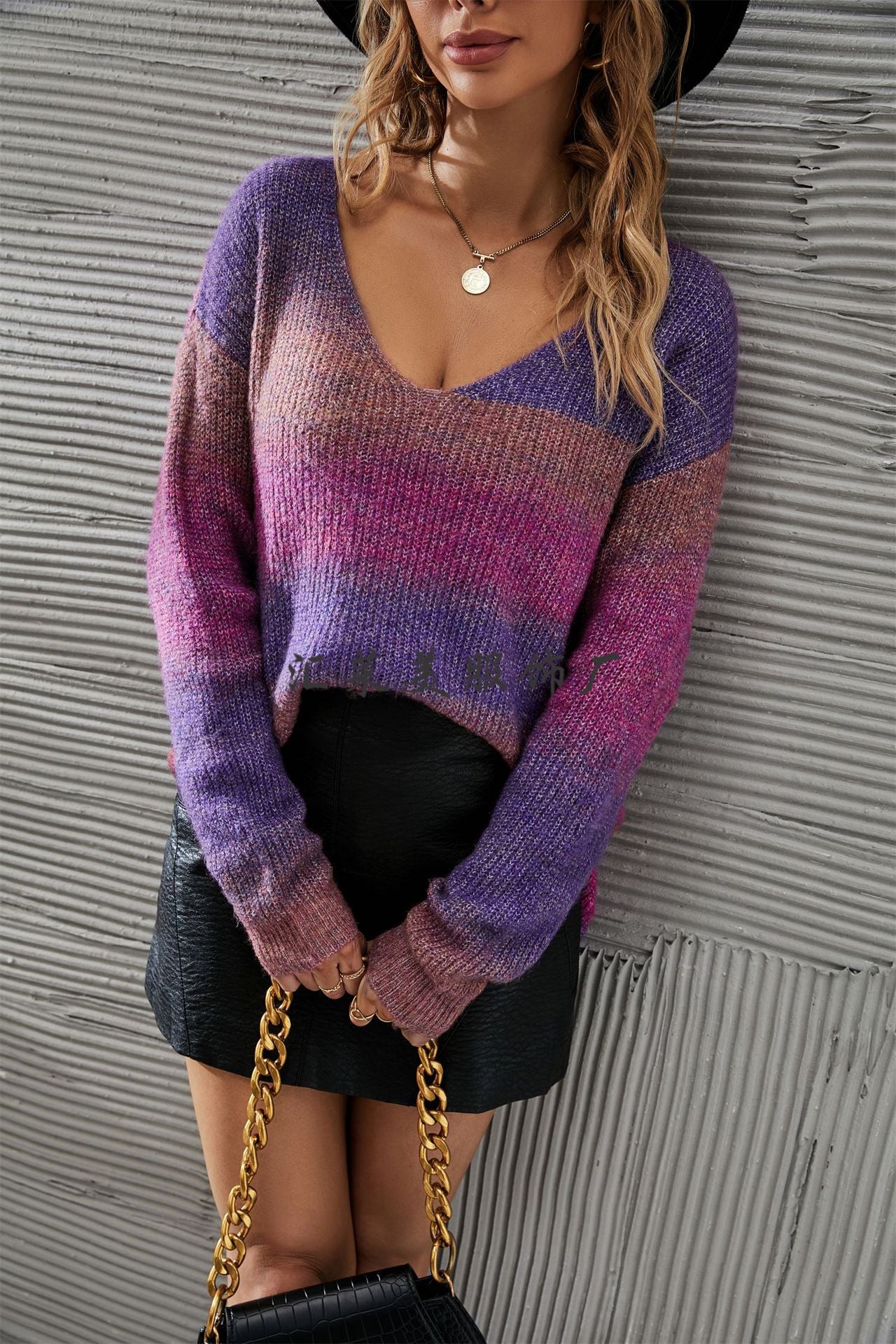 Women’s V-Neck Sweater – Relaxed Fit – Chunky Knit – Gradient Pattern – Voluminous Sleeves