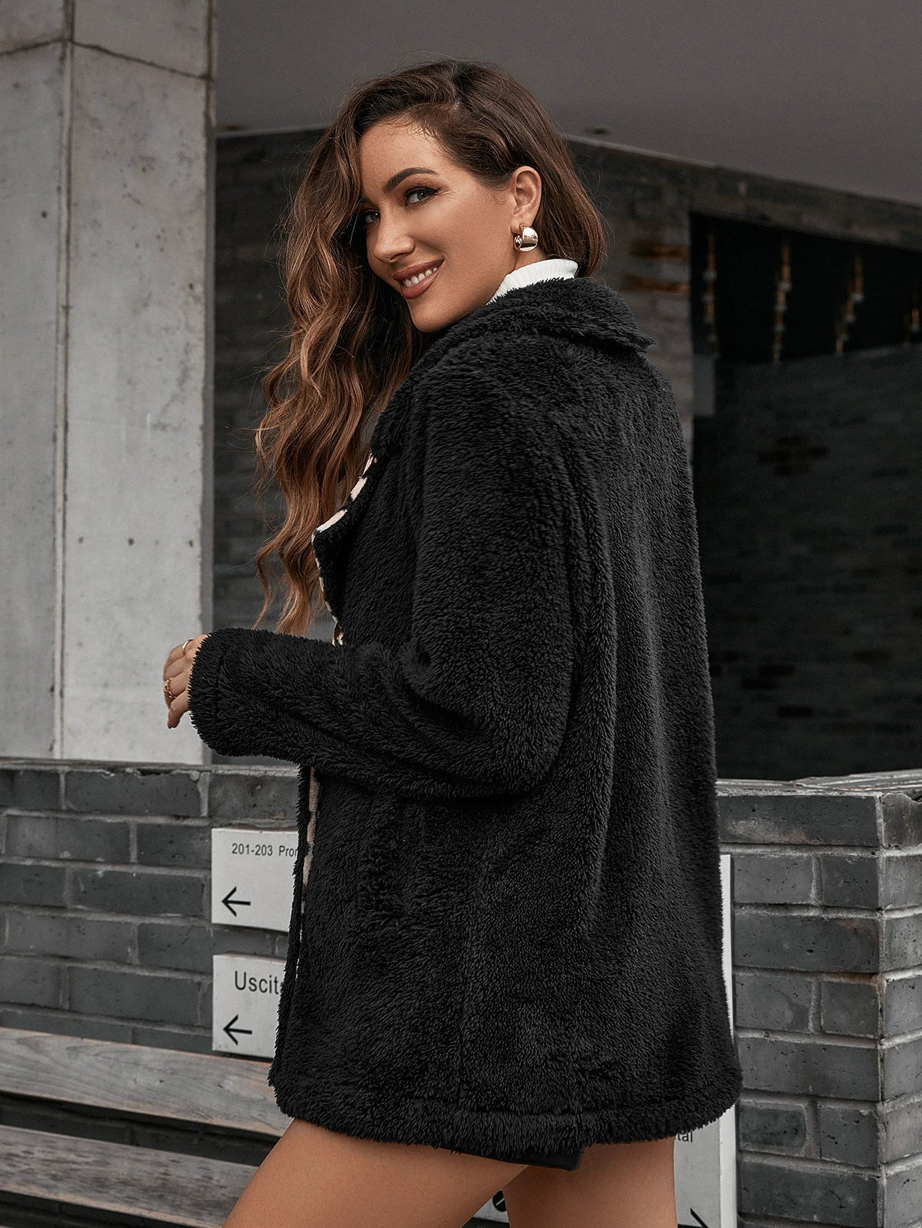 Women’s Windbreaker Jacket – Oversized Fit – Faux Fur Texture – Leopard Lapel – Open Front