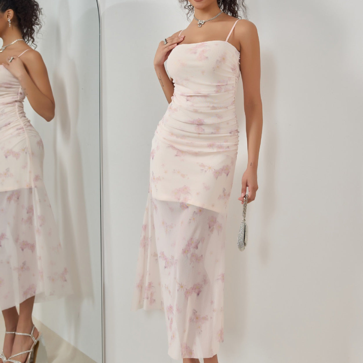 Women’s Maxi Dress – Slim Fit – Ruching Bodice – Spaghetti Straps – Mermaid Hem