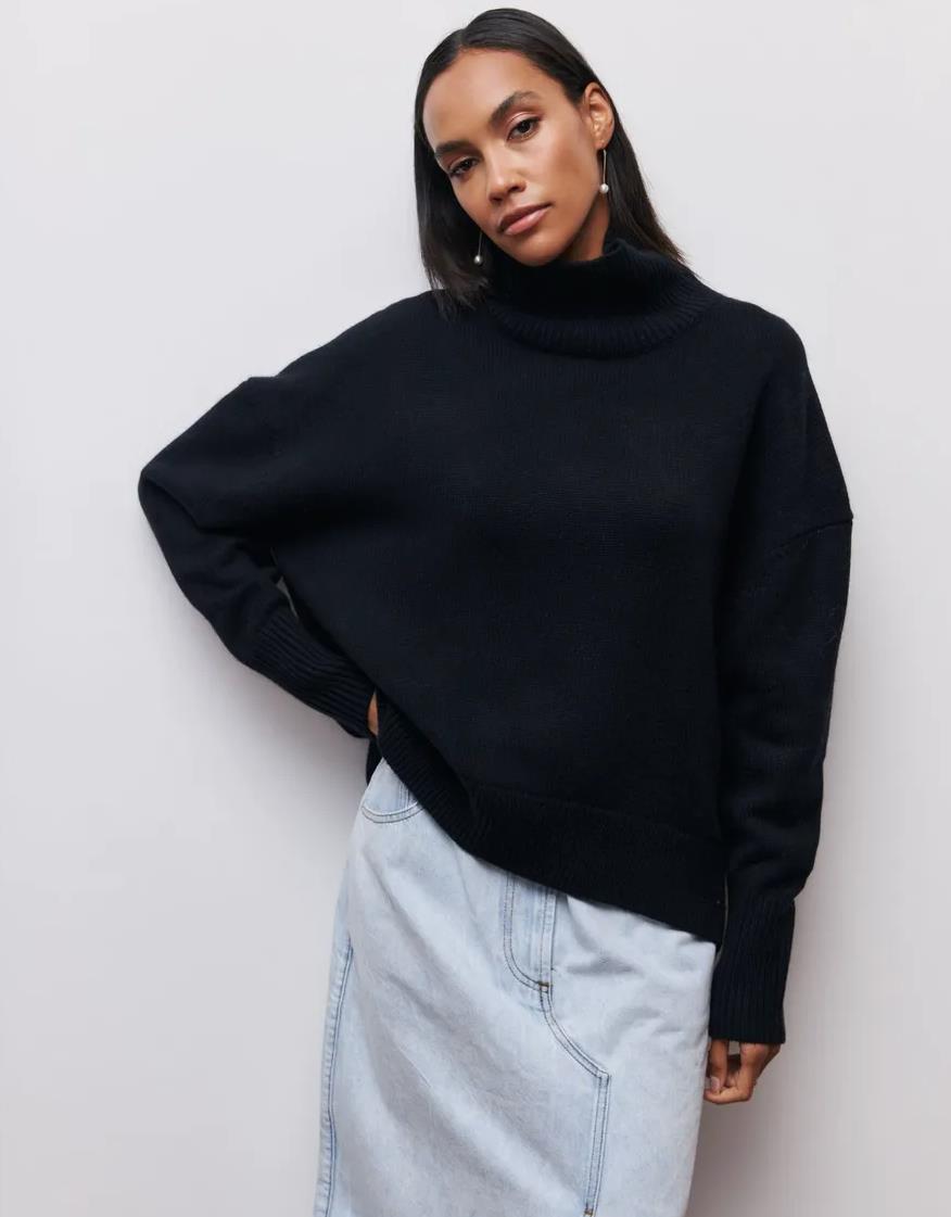 Women’s Turtleneck Sweater – Oversized Fit – Soft Knit – Ribbed Hem and Cuffs