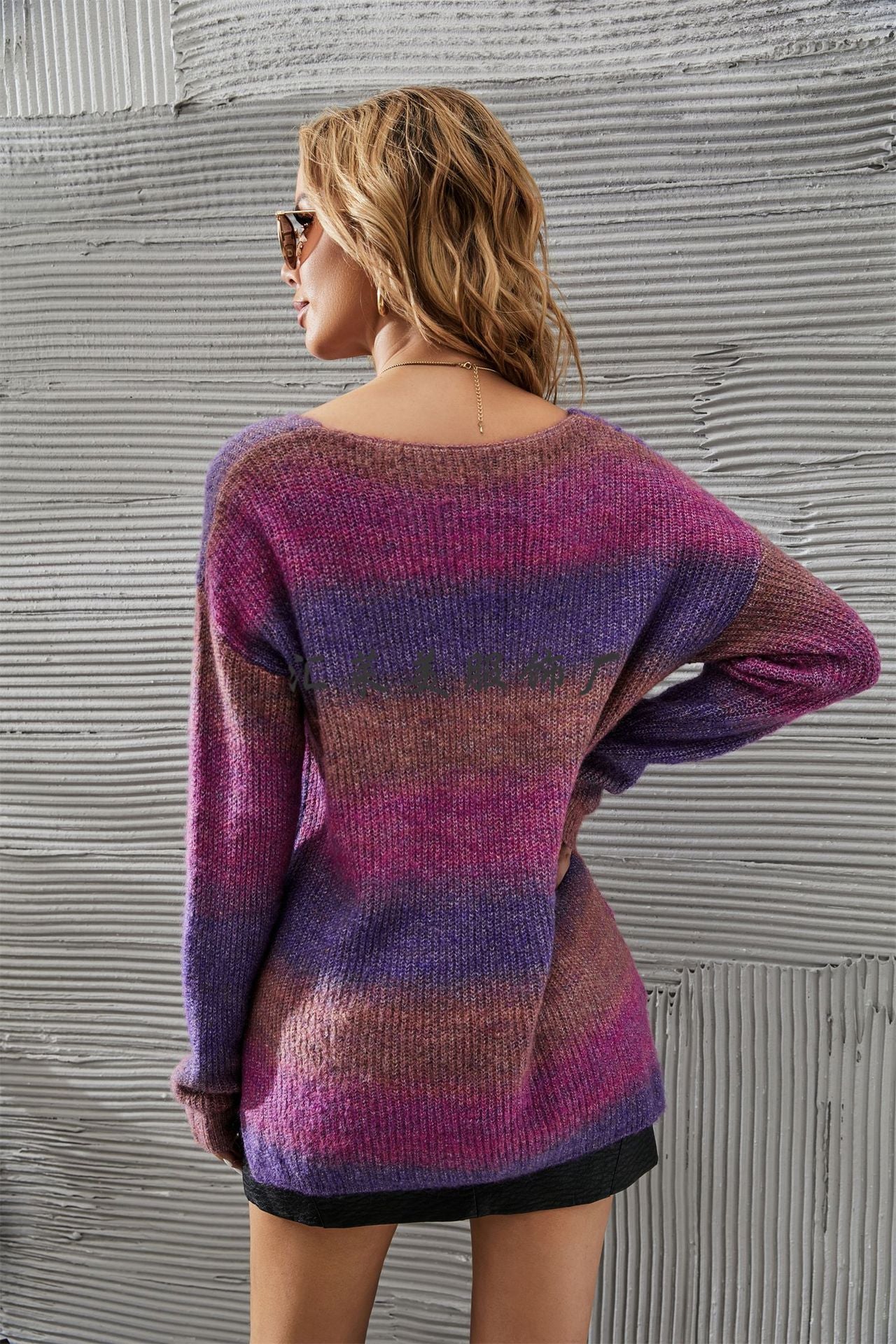 Women’s V-Neck Sweater – Relaxed Fit – Chunky Knit – Gradient Pattern – Voluminous Sleeves
