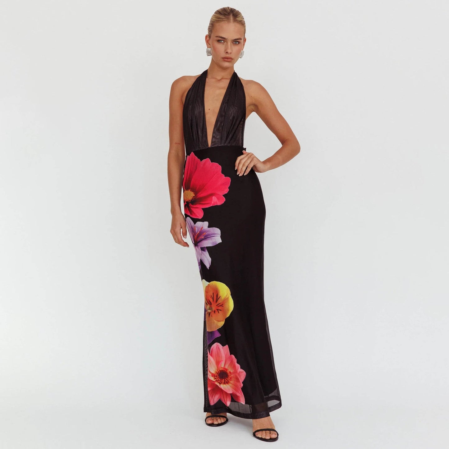 Women’s Maxi Dress – Slim Fit – Mesh Halter Neck – Deep V-Neck – Floral Print Elegance