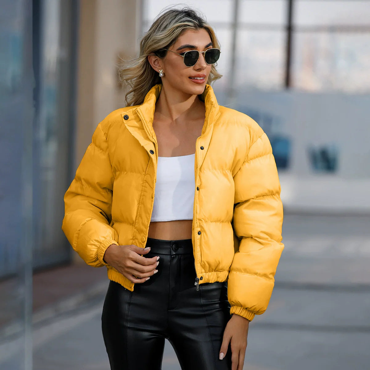 Women’s Puffer Jacket – Oversized Fit – Quilted Padding – High Collar – Cropped Hem
